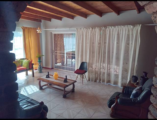 7 BEDROOM HOUSE FOR SALE IN DORANDIA